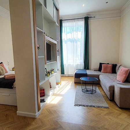 Smaragd Apartman Gyor Exterior photo
