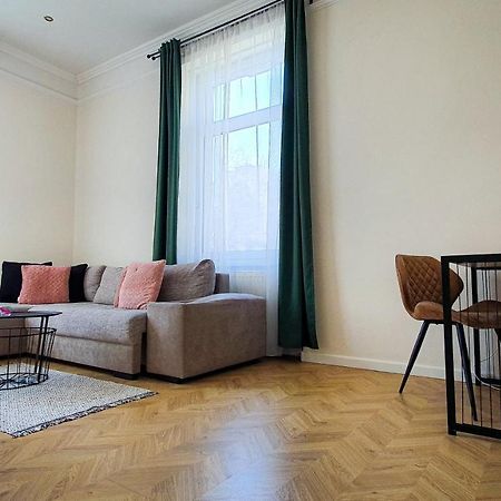 Smaragd Apartman Gyor Exterior photo