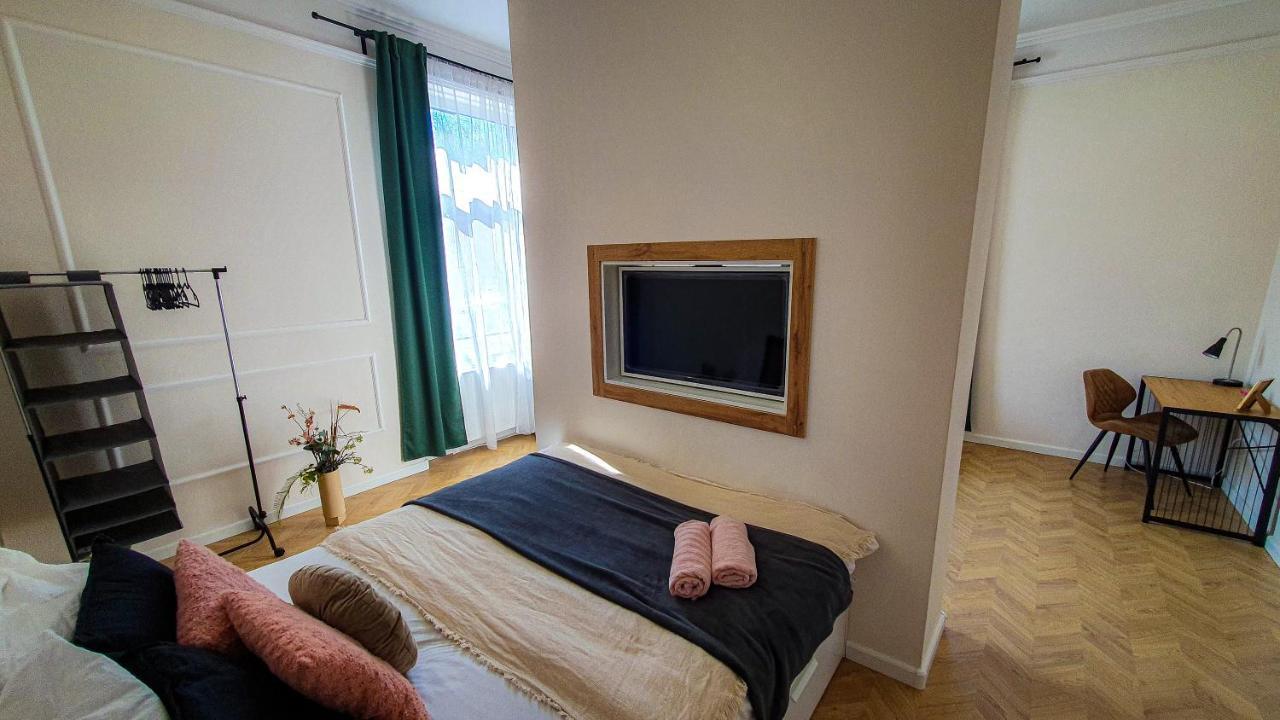 Smaragd Apartman Gyor Exterior photo